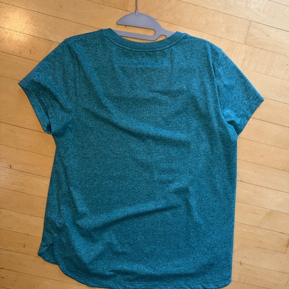 Athleta Uptempo short sleeve running tee, L, CB2545 - Picture 5 of 5
